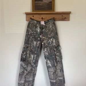 REVICE Amelia Pant in Oakland Camo